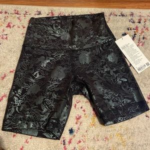 NWT Lululemon Wunder Train Shorts 6”